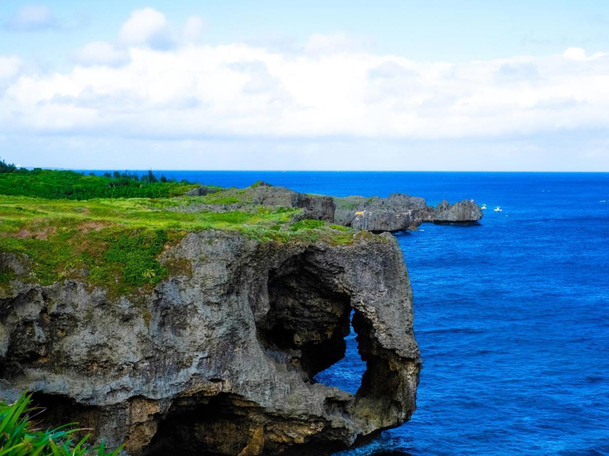 ปาล์มทรีฮิลล์ Motel Okinawa ภายนอก รูปภาพ